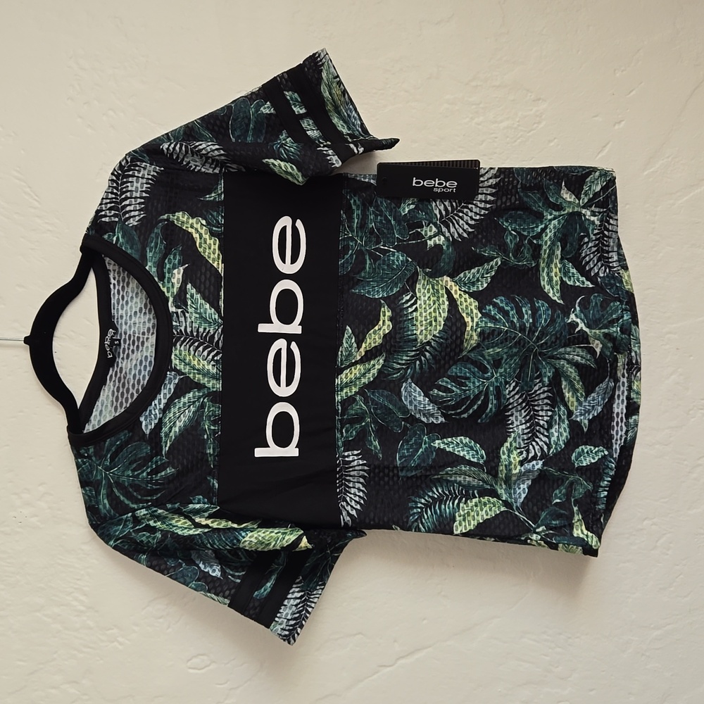 🌴 NWOT BEBE SPORT Tropical Tee